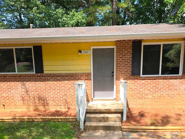 1922 Atkins Dr — Photo 2