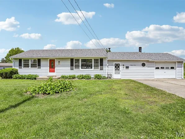 1909 N Jackson St, Litchfield, IL 62056