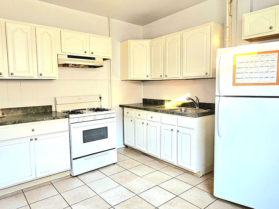 2nd image of 54 Holland Ave #1R