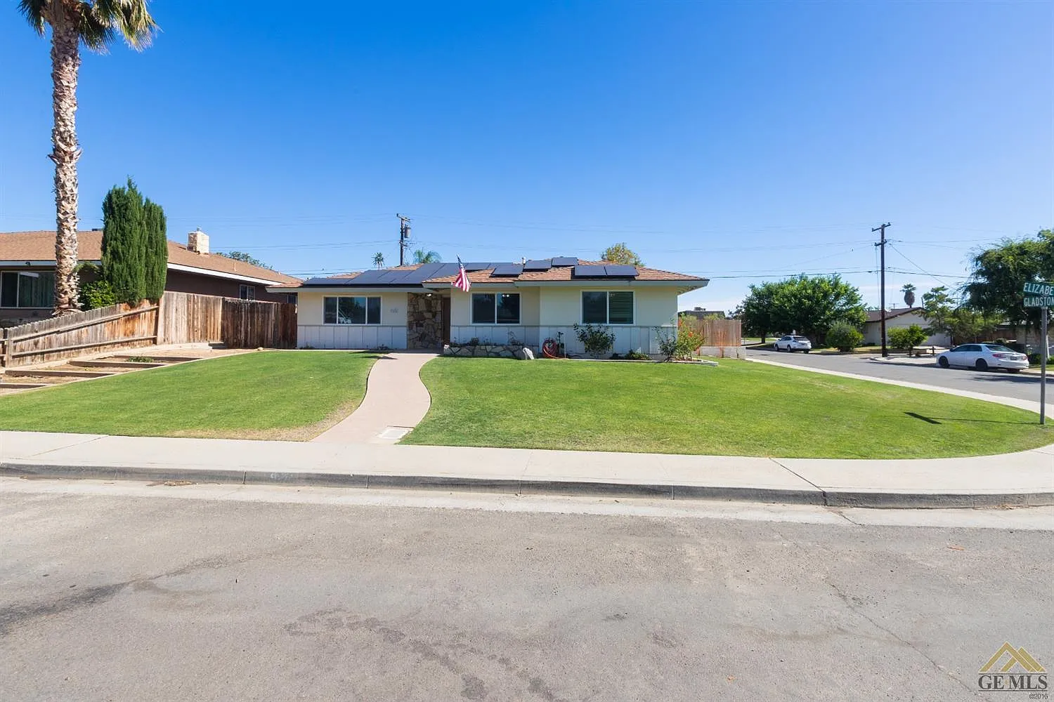 928 Elizabeth Ct photo 1