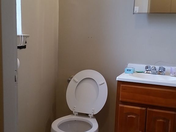 3rd image of 210 W 251st St APT 5J