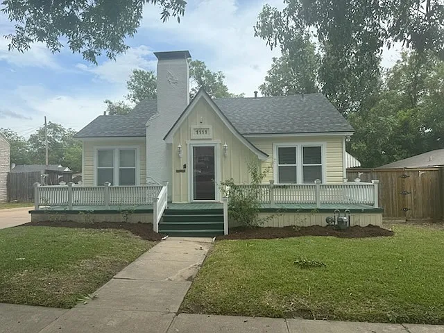 4 bed, 1918 sqft, $1,600 — Photo 1