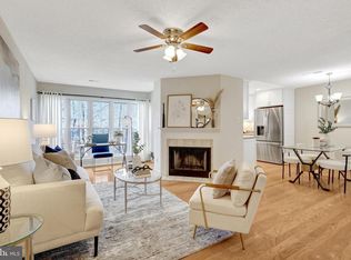 3802 Green Ridge Ct APT 202, Fairfax, VA 22033