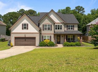 364 Heathrow Dr, Spring Lake, NC 28390