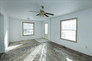 3rd image of 76 Scenery Ave