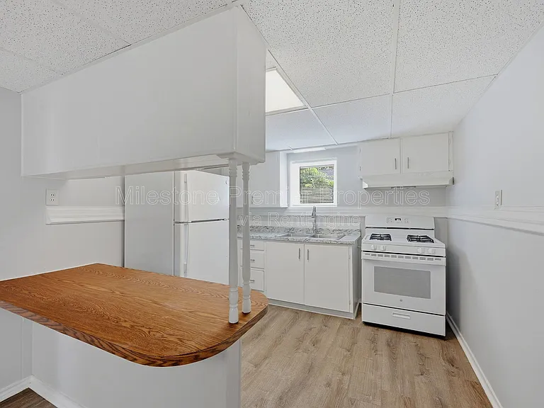 310 S Barrett Ave #101 — Photo 8