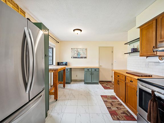 5th image of 1843 N Sierra Way
