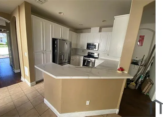 5 bed, 1700 sqft, $5,200 — Photo 2