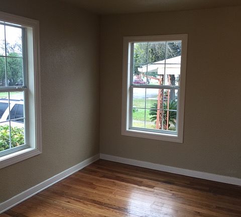 5th image of 337 Haggin St