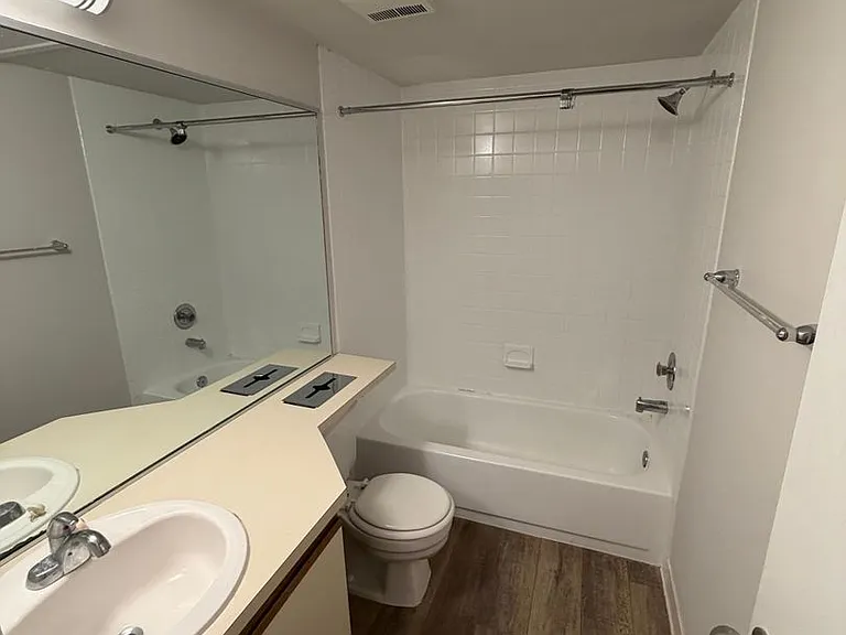 237 Chestnut St #1-403 — Photo 8