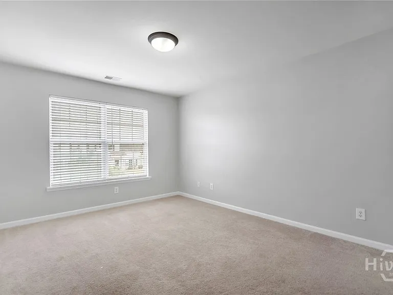 120 Cromer St — Photo 17