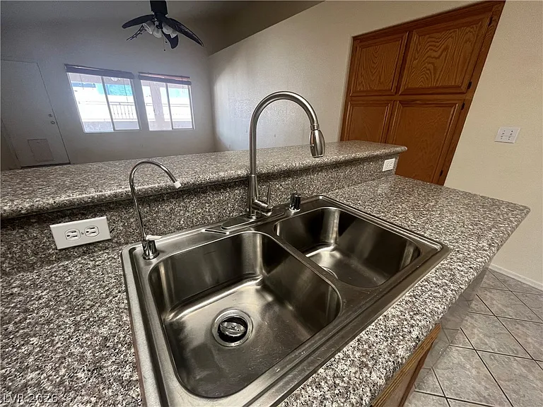 7925 Fall Harvest Dr — Photo 20