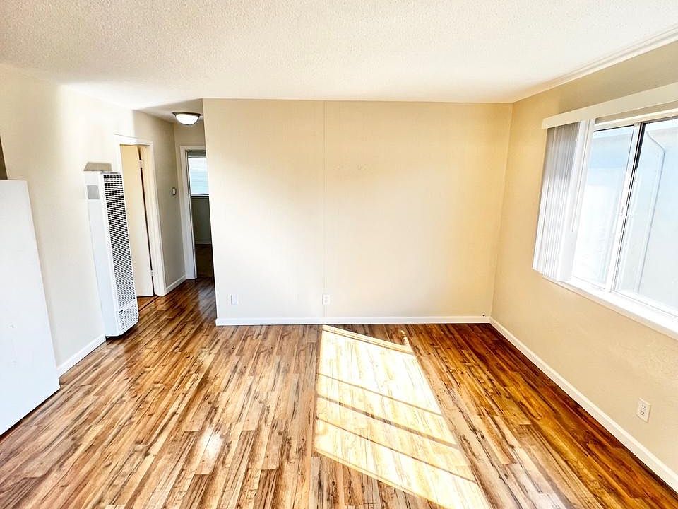 1st image of 140 Santa Clara Ave APT 3