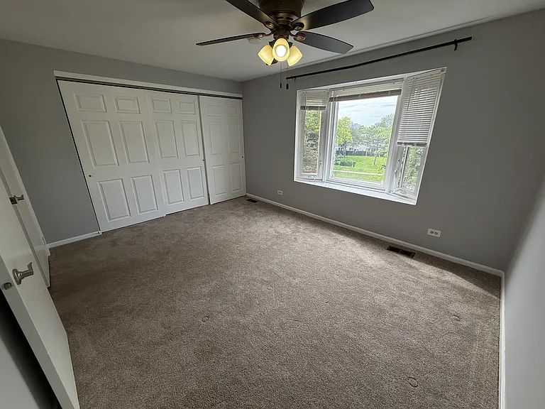 1927 Governors Ln — Photo 12