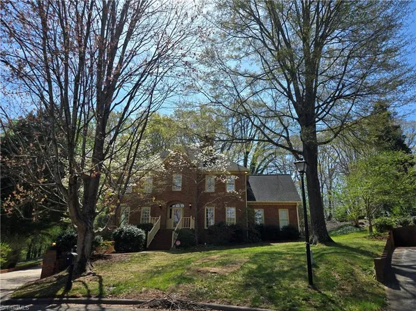 924 Ashley Glen Dr, Winston Salem, NC 27104