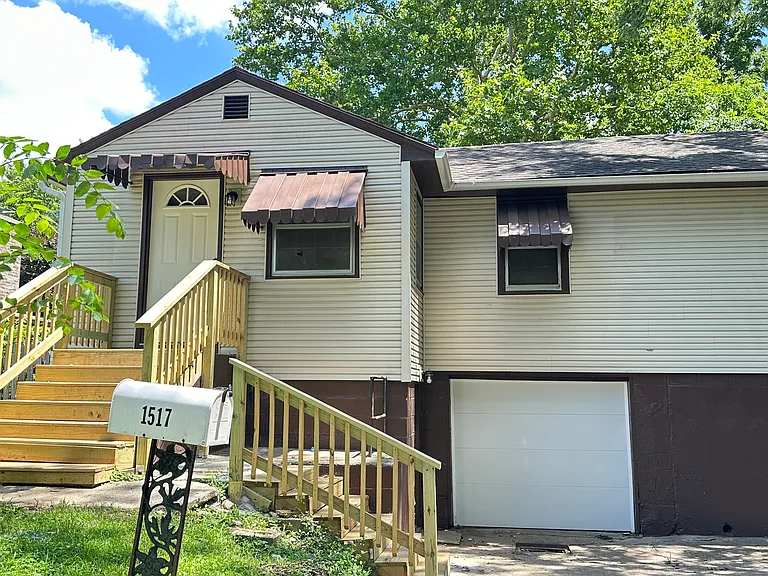 1517 S Hardy Ave — Photo 1