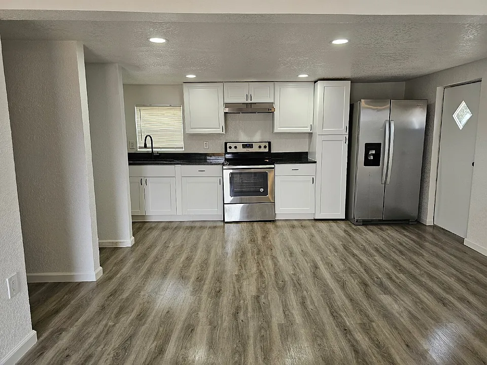 226 Waverly Loop