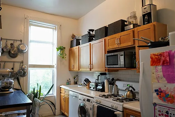 Rented by Brownstone Property Group | media 29