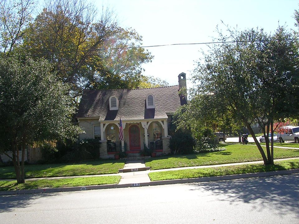 Front view 917 Egan St.