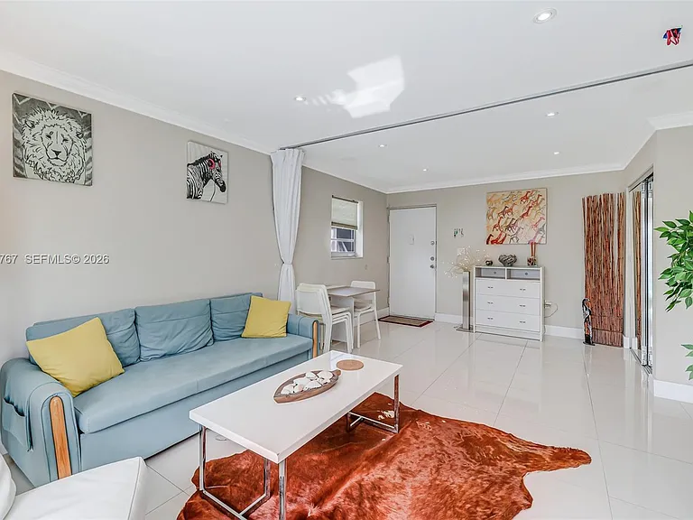 618 Euclid Ave #204 — Photo 3