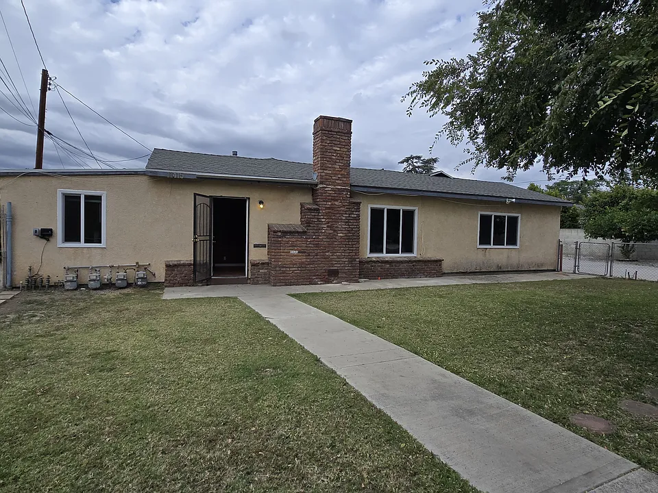 11415 Fairview St