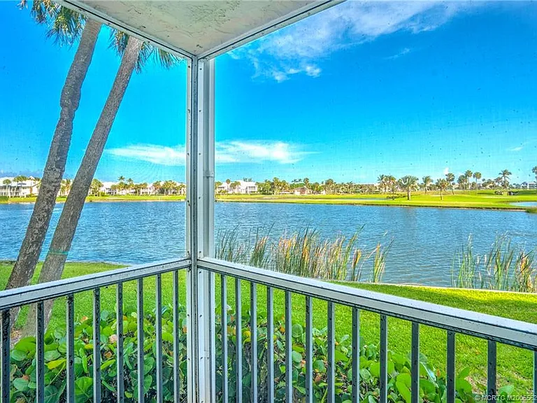 5601 NE Gulfstream Way — Photo 26