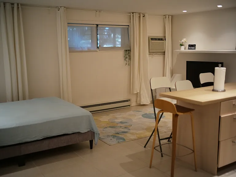 9 Manhattan Pl — Photo 22