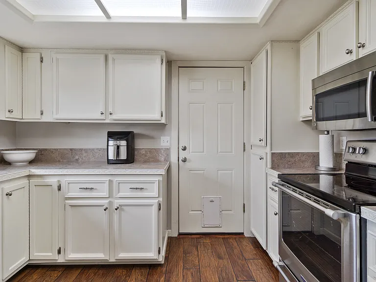 1897 E Quincy Dr — Photo 11