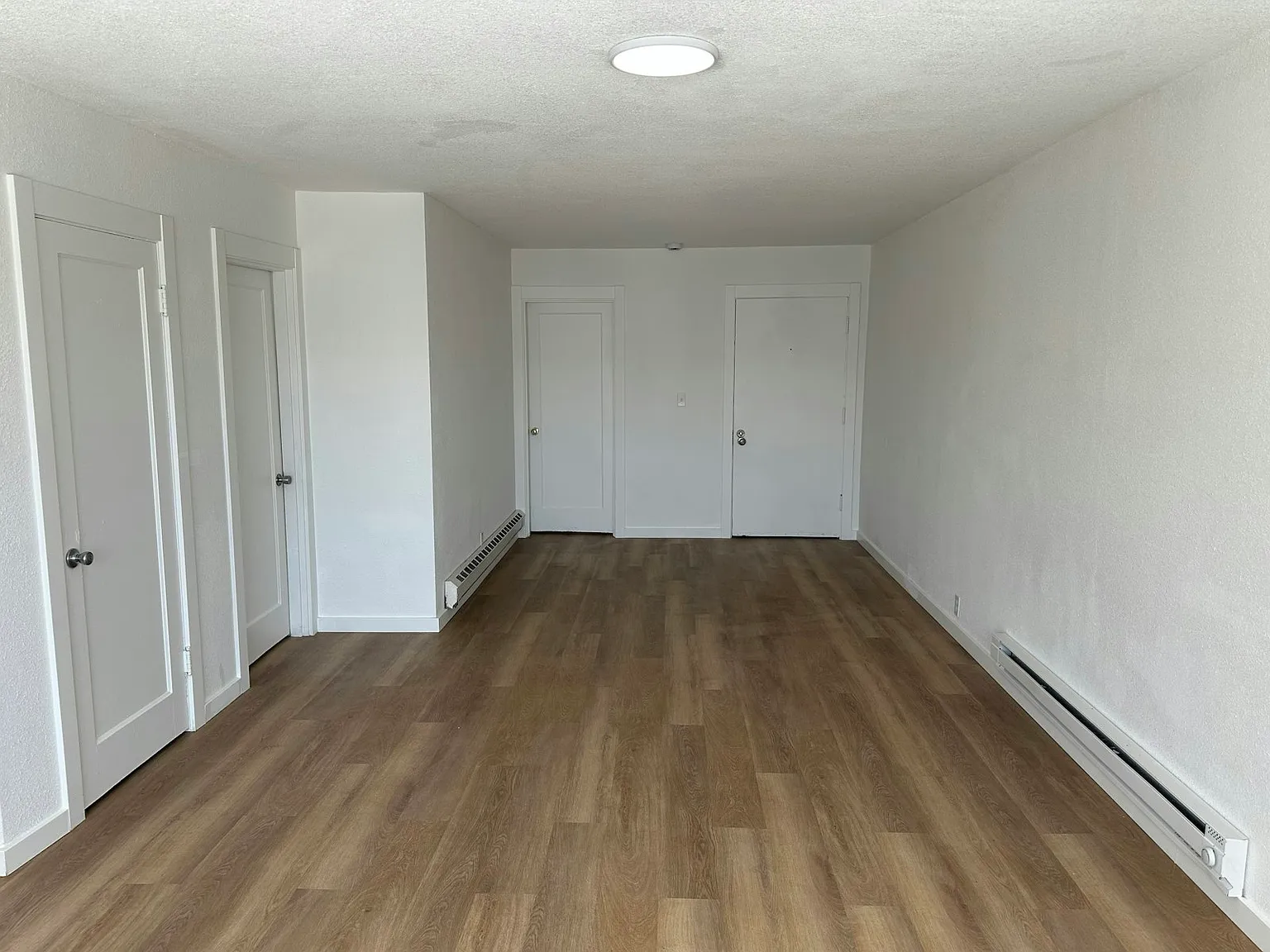 216 Division Avenue West, Unit B — Photo 3