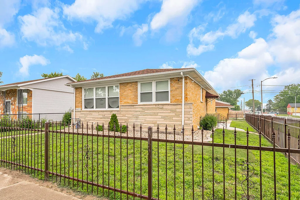 14457 Oakley St photo 1