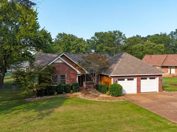111 Thornoak Dr, Martin, TN 38237