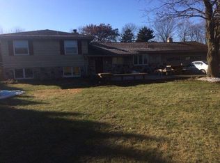 4918 Upper Forest Beach Rd, Port Washington, WI 53074