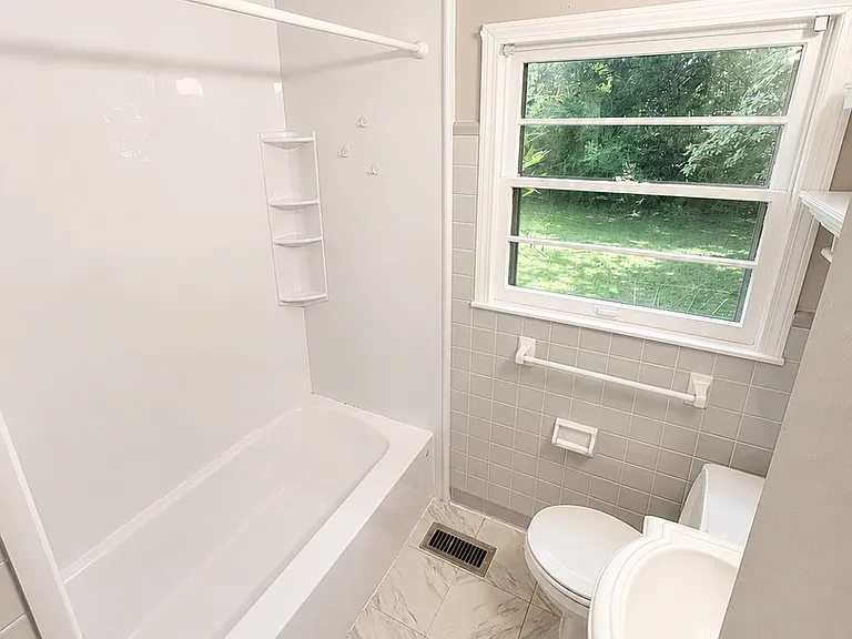 602 Austin Dr NW — Photo 11