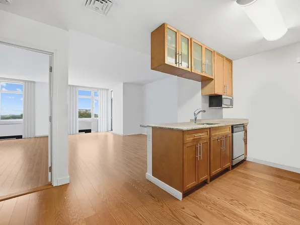 40-28 College Point Boulevard image 11 of 25