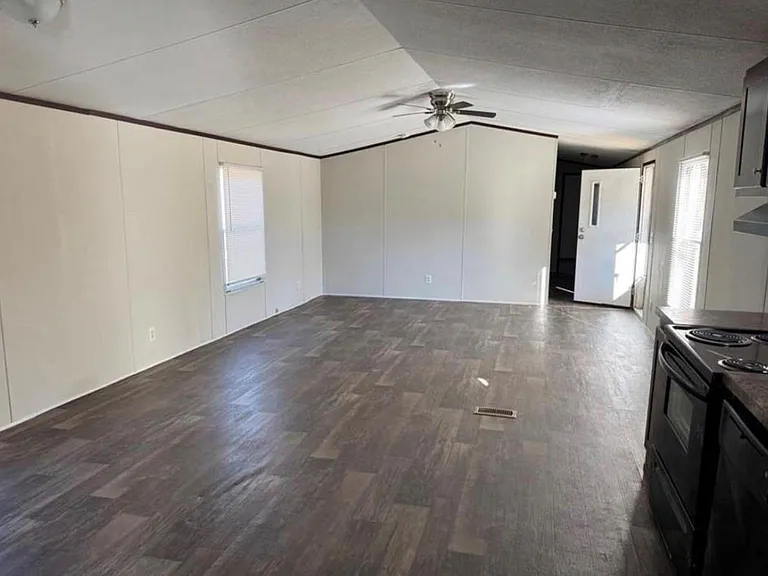 511 County Road 2218 — Photo 9