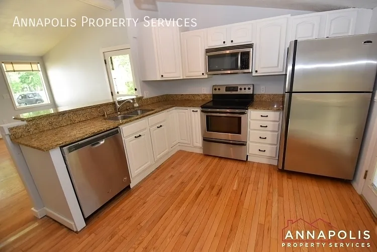1210 Louis Rd — Photo 4