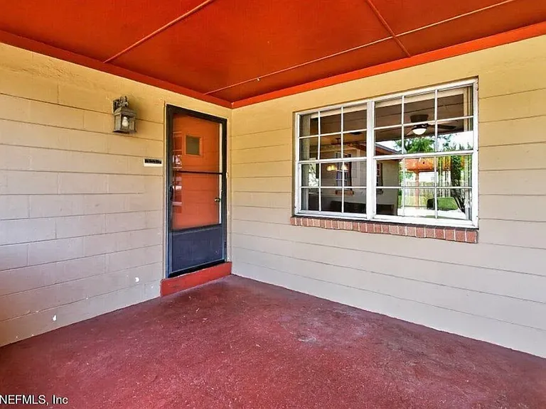 479 Alsey Dr — Photo 2