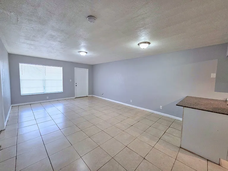 1441 NW 22nd St — Photo 7
