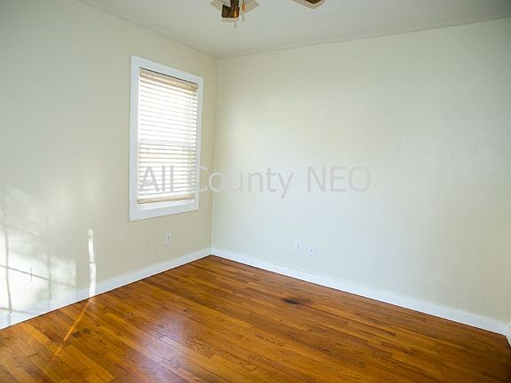 4th image of 218 Madison Ave