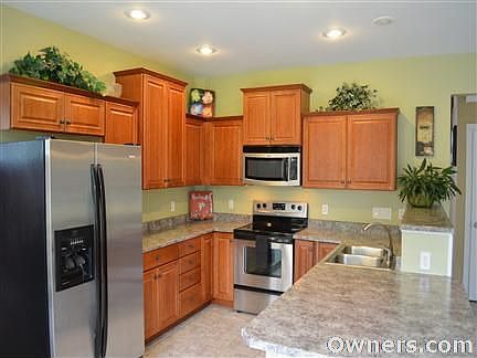 eat in kitchen with wall of windows
