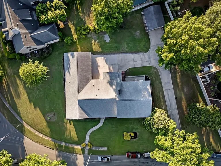 300 Edgedale Dr — Photo 48
