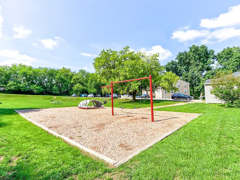 Arbor Terrace and Richland Country Apartments — Photo 13