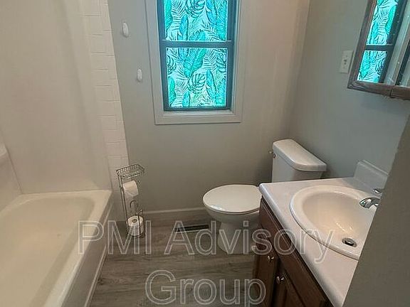 5th image of 6604 SW Meadowdale Dr