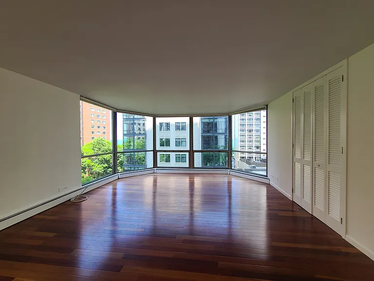1310 N Ritchie Ct #6D — Photo 2