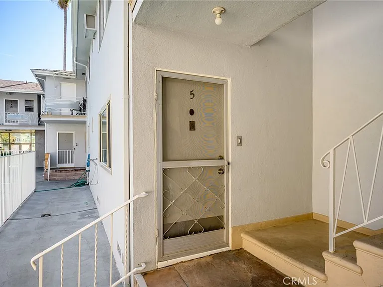7969 Norton Ave #5 — Photo 4