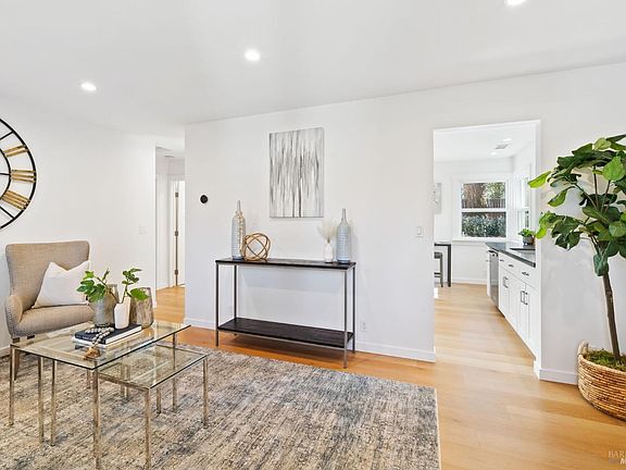 4th image of 462 Eastern Avenue