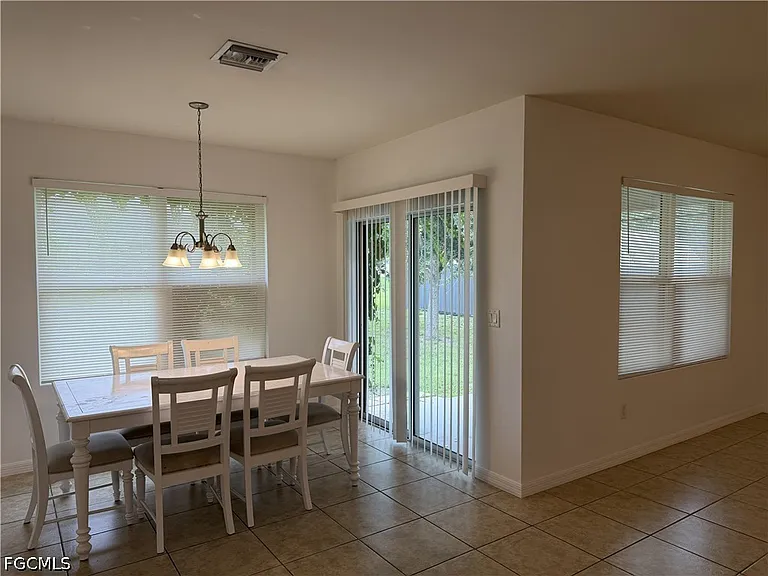 1741 SW 14th St — Photo 11