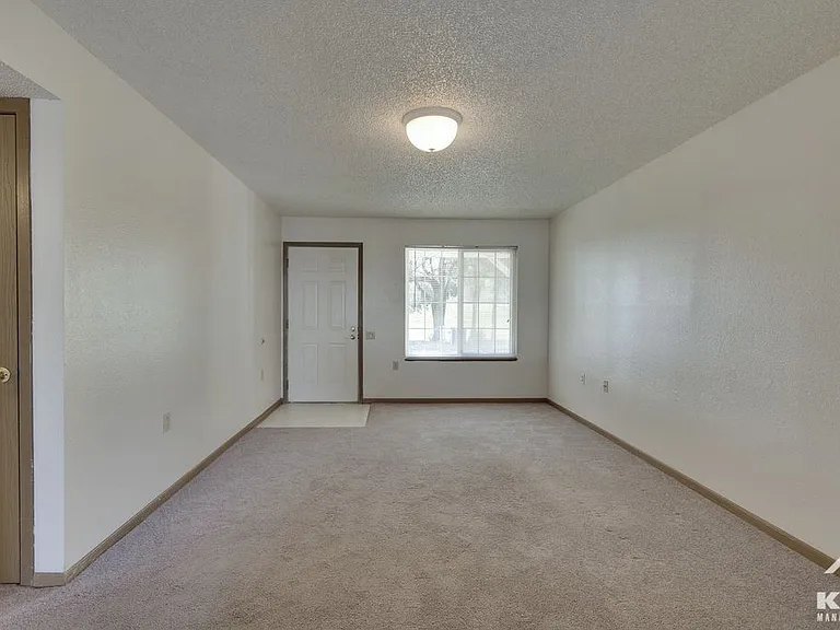 Walnut River Residences — Photo 11