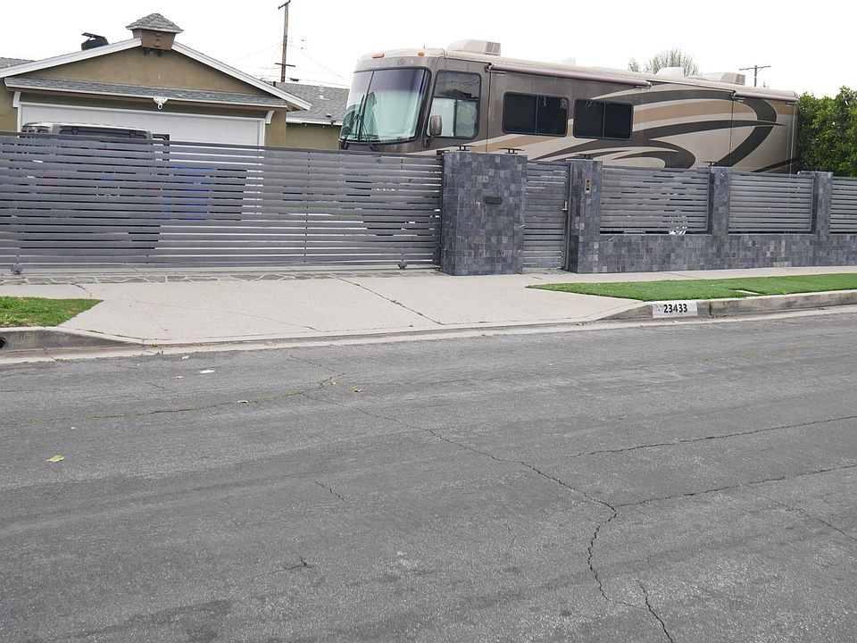 1st image of 23433 Gilmore St
