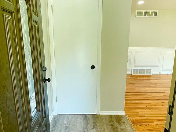 3rd image of 18401 Harwood Ave #2